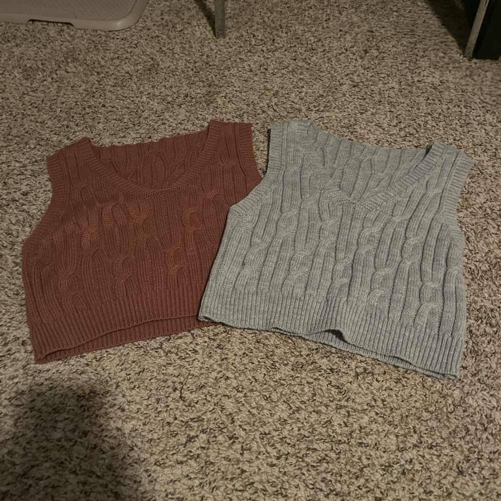 Cable Knit Sleeveless Sweater Vest Set - Brown and Gray